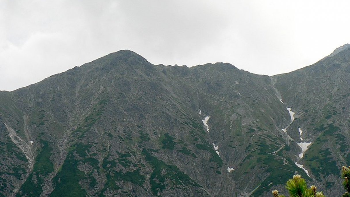 Túra na Veľkú Svišťovku zo Starého Smokovca 1 Autor: Krzysztof Dudzik źródło: https://sk.wikipedia.org/wiki/Ve%C4%BEk%C3%A1_Svi%C5%A1%C5%A5ovka#/media/S%C3%BAbor:Rakuska_Czuba.jpg