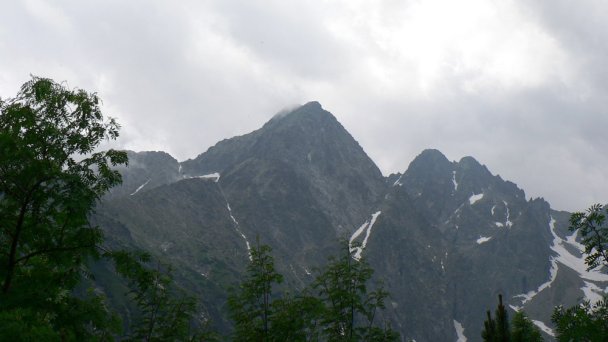 Dumna tarcza 2 Autor: Krzysztof Dudzik źródło: https://sk.wikipedia.org/wiki/Py%C5%A1n%C3%BD_%C5%A1t%C3%ADt