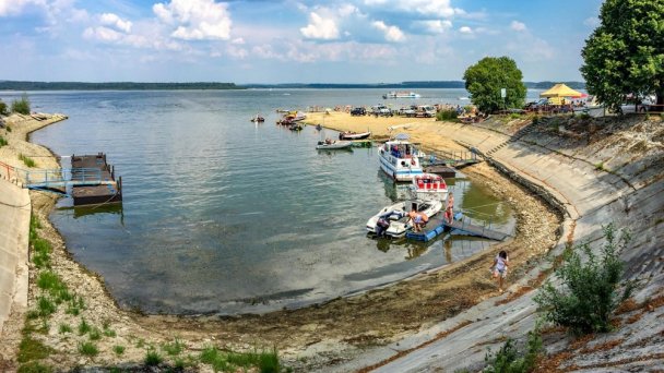 Loď Orava 6 źródło: https://scontent-vie1-1.xx.fbcdn.net/v/t1.0-9/s960x960/34919487_1338413146262247_301620318949081088_o.jpg?_nc_cat=103&_nc_sid=8024bb&_nc_oc=AQkhcyLRIg8iF4B7Uk7TvPjPR-edasuUFo4Hjh3heHeoKJeaemgkuseps5ly-r66qWQ&_nc_ht=scontent-vie1-1.xx&_nc_tp=7&oh=f32c20c9cef2493654aa4084aa512fc6&oe=5ECDA4F4