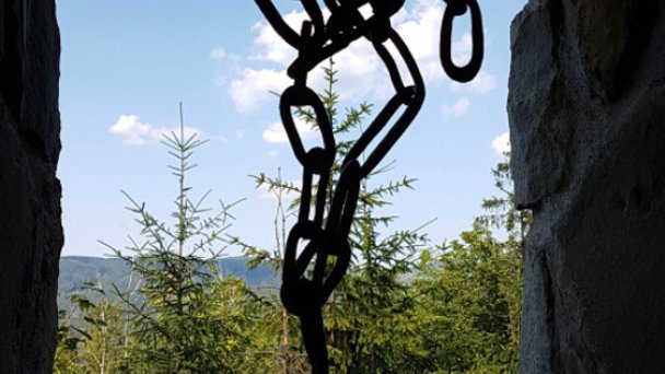 Wieża widokowa na wzgórzu Bobovec 4 Autor: Michal Jakubský źródło: https://kamnahory.sk/Turistika/Mala-Fatra/Rozhladna-na-Bobovci.html