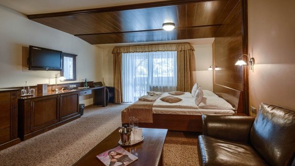 Wellness hotel Borovica ****  Szczyrbskie Jezioro 12
