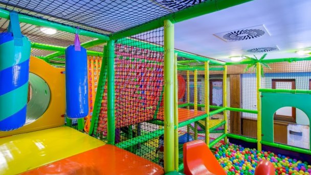 Wellness hotel Borovica ****  Szczyrbskie Jezioro 97