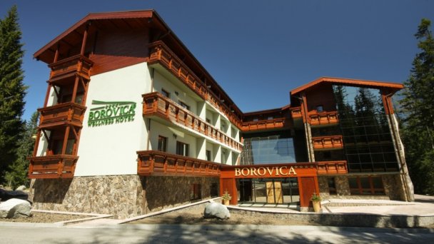 Wellness hotel Borovica ****  Szczyrbskie Jezioro 53