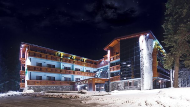 Wellness hotel Borovica ****  Szczyrbskie Jezioro 56