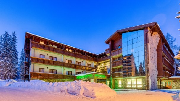 Wellness hotel Borovica ****  Szczyrbskie Jezioro 55