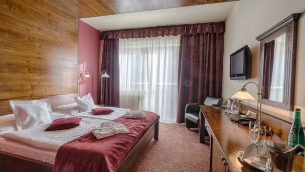 Wellness hotel Borovica ****  Szczyrbskie Jezioro 2