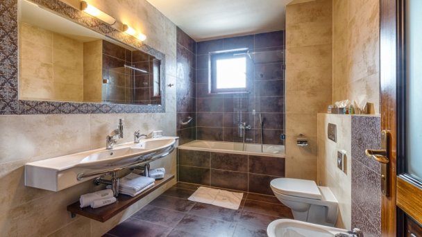 Wellness hotel Borovica ****  Szczyrbskie Jezioro 63