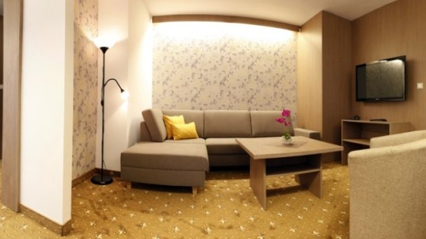 Hotel Máj *** Pieszczany 12