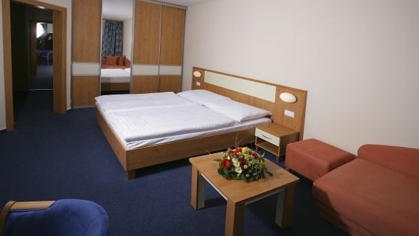 Hotel Golf *** Tale 19