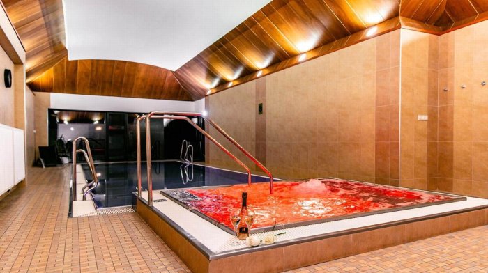 Pobyt dla seniora w odrestaurowanym hotelu zamkowym