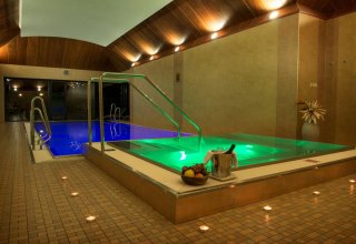 Pobyt dla seniora w odrestaurowanym hotelu zamkowym
