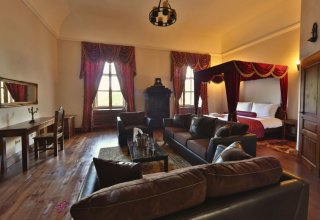 Pobyt dla seniora w odrestaurowanym hotelu zamkowym