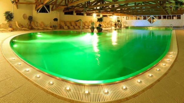 Hotel Flóra *** Trenczańskie Teplice 43