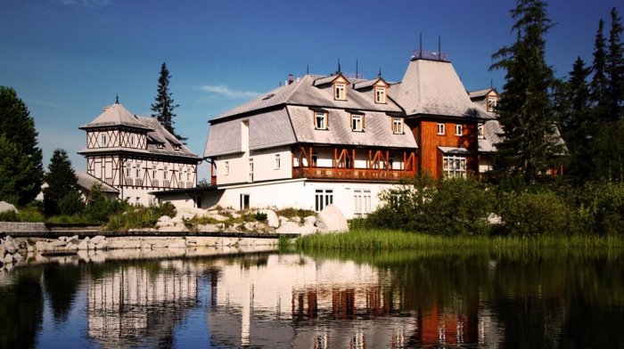 Przyjemne zakwaterowanie z dostępem do wellness w rodzinnym hotelu tuż nad brzegiem Szczyrbskiego Jeziora