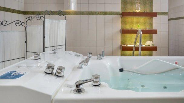 Thermia Palace Ensana Health Spa Hotel *****  81