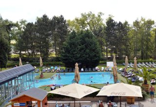 All inclusive w Pieszczanach – pobyt z basenami dla par i rodzin w hotelach Grand i Splendid