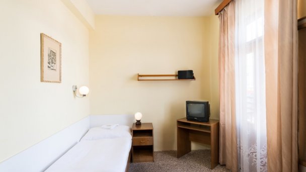 Jalta Ensana Health Spa Hotel **  14