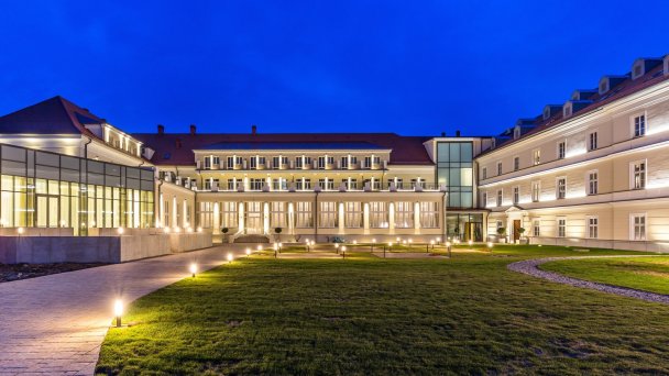 Hotel Uzdrowiskowy Royal Palace ***** 25