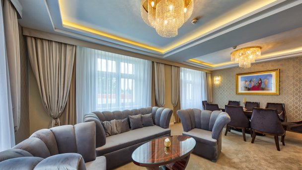 Hotel Uzdrowiskowy Royal Palace ***** 77