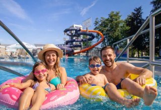 Family holidays Opera: Rodinná dovolenka s celodenným vstupom do aquaparku