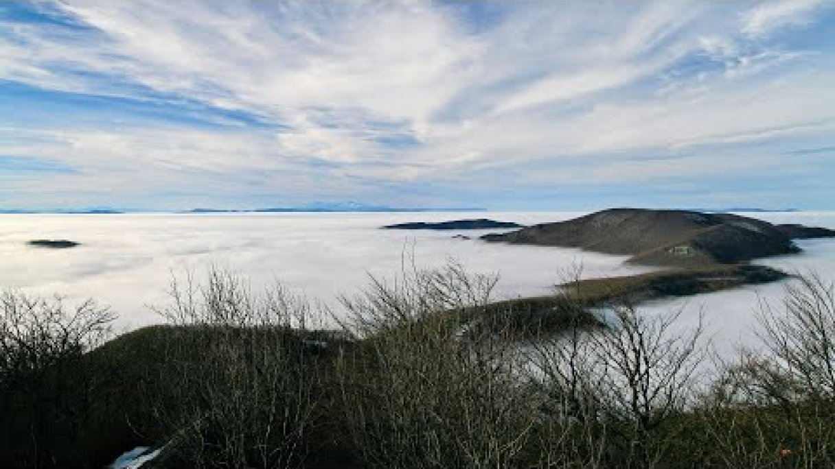 Výstup na Šimonku (Slanské vrchy) Autor: Nostromo Hiking źródło: https://www.youtube.com/@nostromohiking2364 Výstup na Šimonku (Slanské vrchy) Autor: Nostromo Hiking źródło: https://www.youtube.com/@nostromohiking2364
