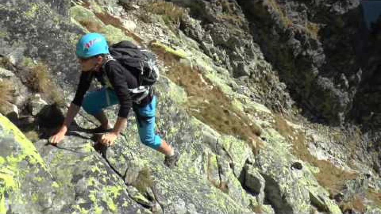 Výstup na Prostredný Hrot (2441 m n.m.) Autor: K & J Produkcia źródło: https://www.youtube.com/@JodaEn