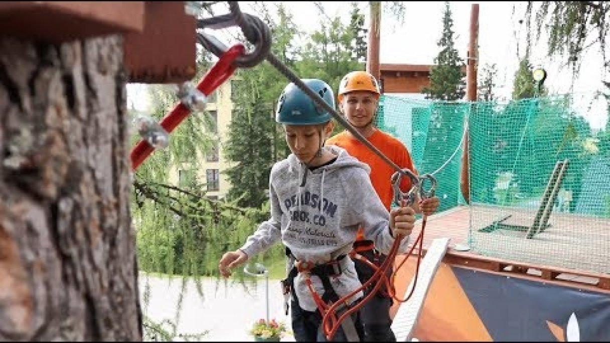 Veveričí lanový park na Štrbskom Plese - Zľavomat.sk Autor: Zlavomat źródło: https://www.youtube.com/@Zlavomat