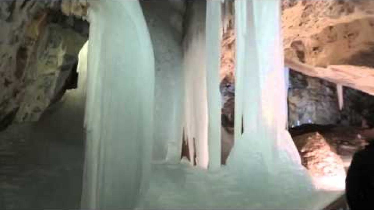 Demänovská Ice Cave /  Demänovská ľadová jaskyňa Autor: rich Hutyra źródło: https://www.youtube.com/@richhutyra9185