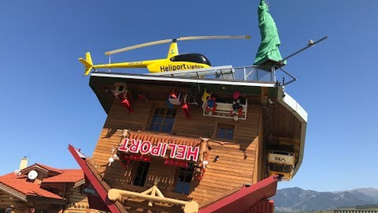 Liptovská Mara - Dom hore nohami - Heliport Liptov Autor: DonPedro źródło: https://www.youtube.com/@DonPedroSK
