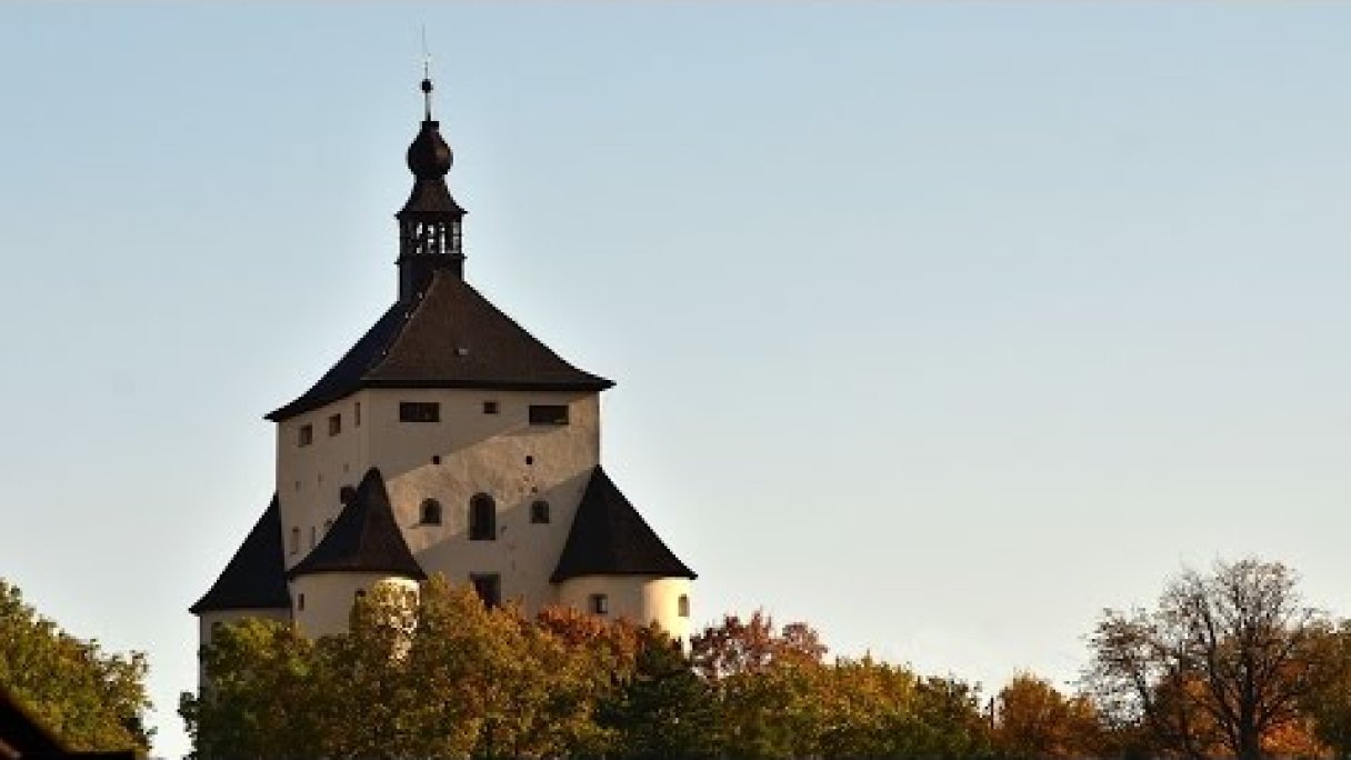 Nový zámok, Banská Štiavnica HD Autor: Krajinou.sk źródło: https://www.youtube.com/@Krajinousk