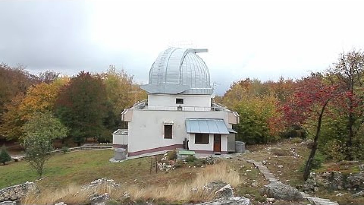 Astronomické a geofyzikálne observatórium UK, Modra Autor: FMFI UK źródło: https://www.youtube.com/@MatFyzjeIn