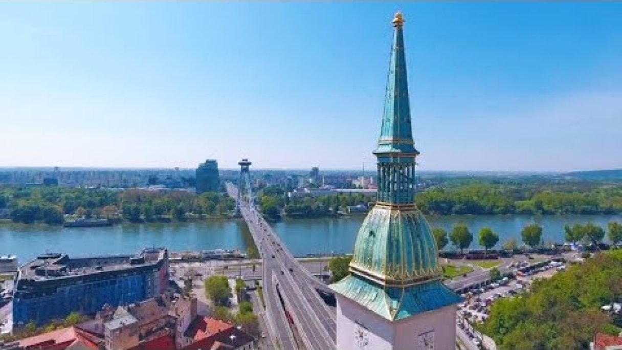 Katedrála svätého Martina (Bratislava) Autor: Jozef Haľko źródło: https://www.youtube.com/@JozefHalko