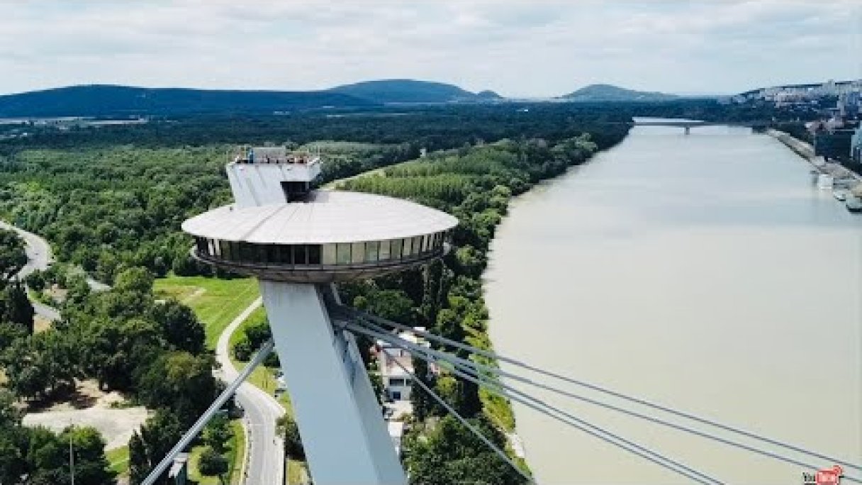 Bratislava - UFO Tower 4k Autor: Smiley Videography źródło: https://www.youtube.com/@SmileyVideography