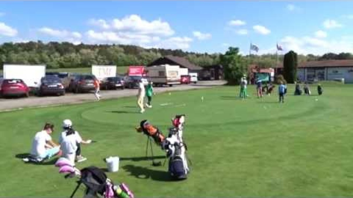 9 holes Golf Course at Golf Club Pegas in Lozorno, Slowakia Autor: tourtravellersTV źródło: https://www.youtube.com/@tourtravellersTV