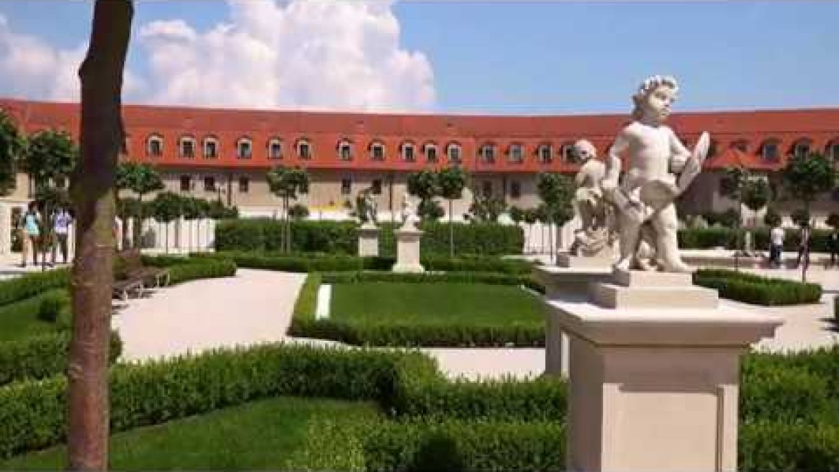 Bratislava hl st ,Štefánikova,Prezidentský palác a záhr , Župné nám ,Židovská,Múzeum hodín,Hrad Autor: Ján Škultéty źródło: https://www.youtube.com/@janskultety2718 Bratislava hl st ,Štefánikova,Prezidentský palác a záhr , Župné nám ,Židovská,Múzeum hodín,Hrad Autor: Ján Škultéty źródło: https://www.youtube.com/@janskultety2718