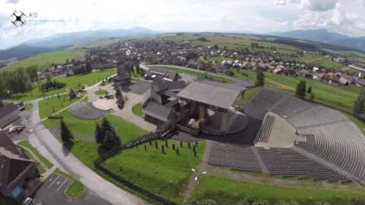 Východná - Amfiteáter Autor: Aerial Images Slovakia źródło: https://www.youtube.com/@aerialimagesslovakia9362
