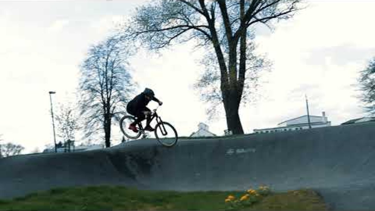 PRETTY PUMPIN - Pump track Spišská Belá Autor: PAUL LANGE OSLANY źródło: https://www.youtube.com/@paullangesk