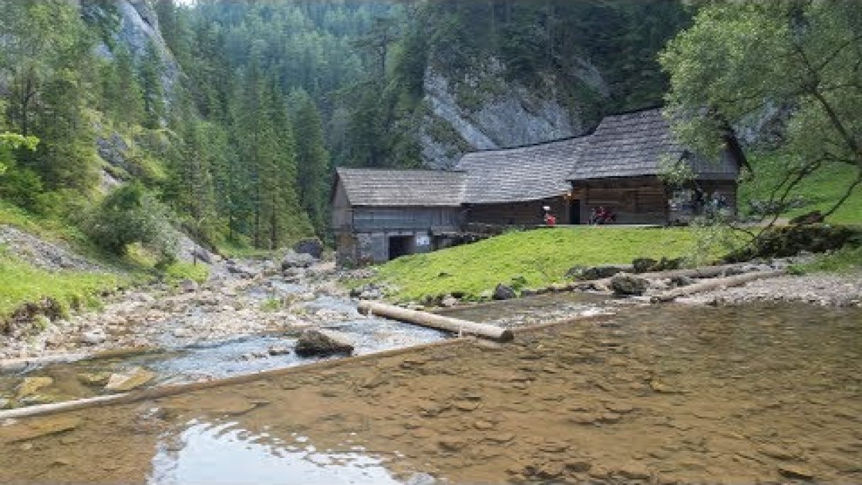 Kvačianska dolina - Oblazy mlyny 4K - Vyletik.eu Autor: Vyletik.eu źródło: https://www.youtube.com/@Vyletikeu