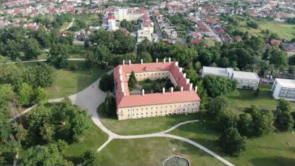 Malacky kaštiel 2, DJI  MAVIC 2 ZOO Autor: J Kalimero źródło: https://www.youtube.com/@jkalimero4102