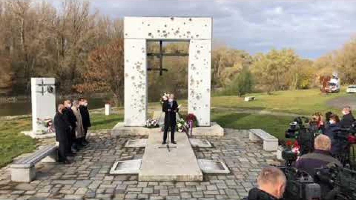 Pietna spomienka na obete komunistického režimu 17. 11. 2020 Autor: Konfederácia politických väzňov Slovenska źródło: https://www.youtube.com/@konfederaciapolitickychvaz7837