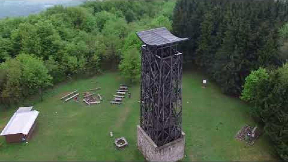 Veľký Lopeník (rozhľadňa) Autor: Robert Baumgartner źródło: https://www.youtube.com/@baumgartner_robert