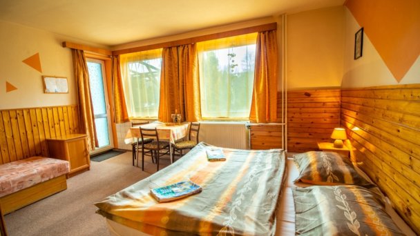 Penzión SKITOUR ** Stará Lesná 8
