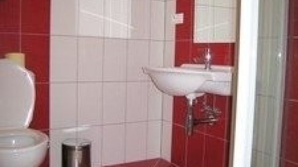 Kúpelňa a WC izby 2+2 v podkroví