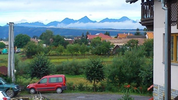 Výhľad na masív Vysokých Tatier Výhľad na masív Vysokých Tatier
