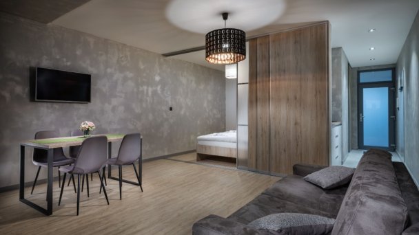 apartmán s výhľadom na bazén