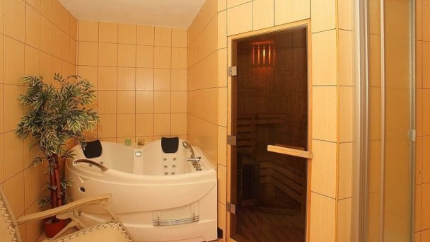 Sauna a vírivka Sauna a vírivka