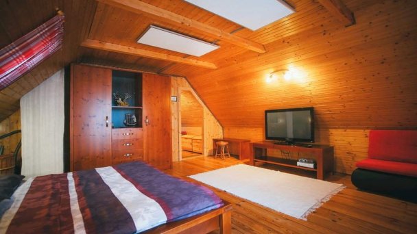 Chaty Reľov a Stromodomček Reľov 60
