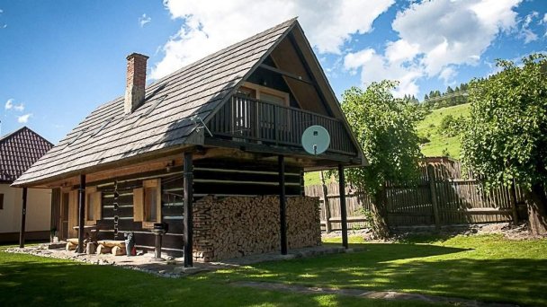 Chaty Reľov a Stromodomček Reľov 87