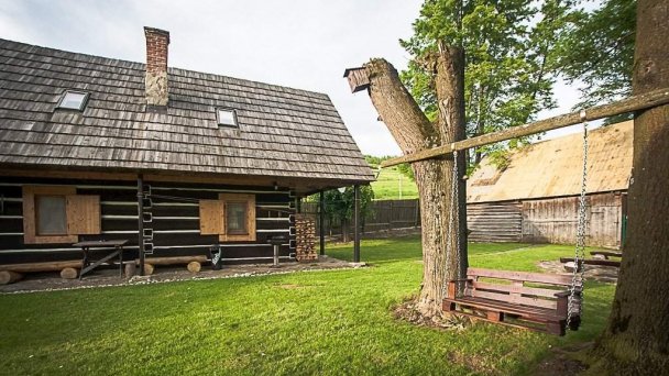 Chaty Reľov a Stromodomček Reľov 84