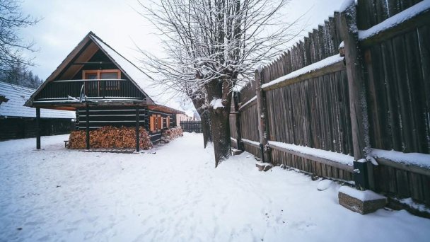 Chaty Reľov a Stromodomček Reľov 75
